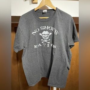Kenny Chesney No shoes nation t shirt. Size large.